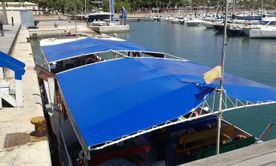 Toldos Antón toldo azul en barco