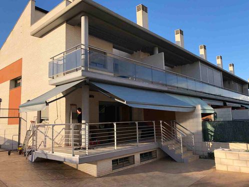 Toldos Antón TOLDOS AUTOMATICOS EN VIVIENDA UNIFAMILIAR