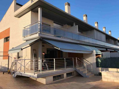 Toldos Antón TOLDOS AUTOMATICOS EN VIVIENDA UNIFAMILIAR